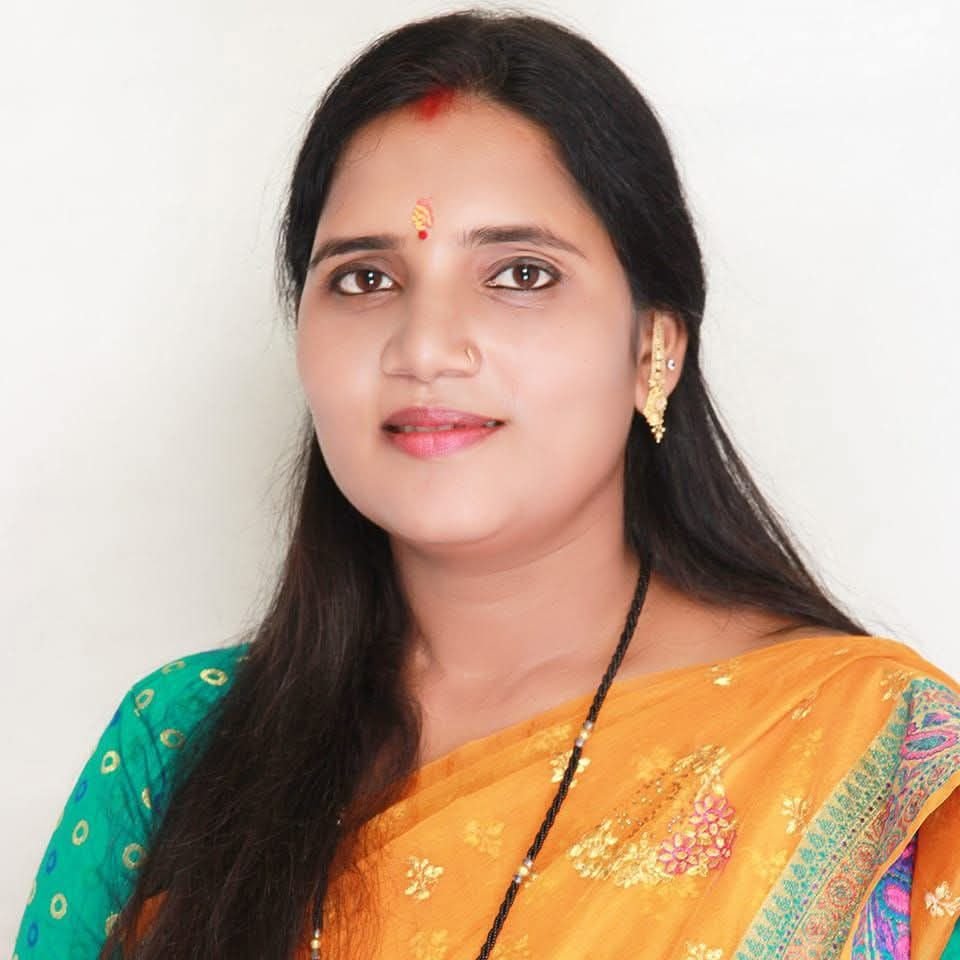 ब्रेकिंग न्यूज़-बदमाशों ने करी रजनी साहू की गाड़ी में तोड़फोड़- जिला सहकारी केंद्रीय बैंक बिलासपुर की उपाध्यक्ष है रजनी साहू kshititech