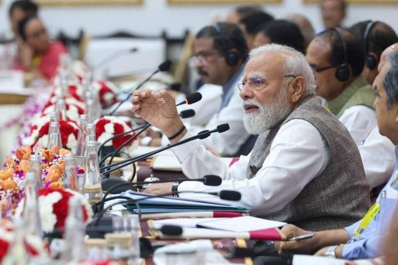 प्रधानमंत्री मोदी की अध्यक्षता में नीति आयोग की 11वीं शासी परिषद् बैठक, छत्तीसगढ़ के परितोष गोयल ने निभाई अहम भूमिका. कटघोरा के निवासी है पारितोष.पारितोष के कार्यों की बड़े मंचों पर भी होती है सराहना प्रधानमंत्री मोदी की अध्यक्षता में नीति आयोग की 11वीं शासी परिषद् बैठक, छत्तीसगढ़ के परितोष गोयल ने निभाई अहम भूमिका. कटघोरा के निवासी है पारितोष.पारितोष के कार्यों की बड़े मंचों पर भी होती है सराहना kshititech