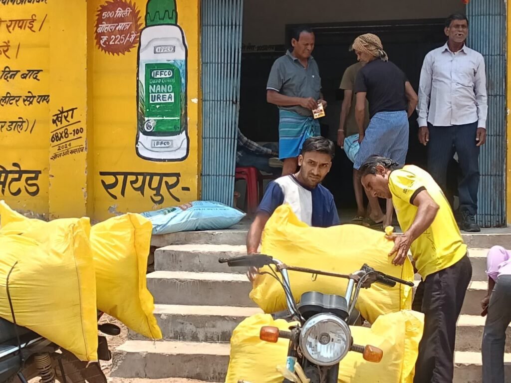 कलेक्टर तोपनो ने ली समय सीमा की बैठक- मानसून को देखते हुए तैयारियो के दिए निर्देश. सुशासन तिहार एवं सीएम हेल्पलाइन को लेकर की चर्चा. किसानों से जल्द से जल्द खाद का उठाव करने का किया आग्रह.खाद बीज वितरण व्यवस्था की लगातार मानिटरिंग करने कृषि अधिकारियों को दिए निर्देश कलेक्टर तोपनो ने ली समय सीमा की बैठक- मानसून को देखते हुए तैयारियो के दिए निर्देश. सुशासन तिहार एवं सीएम हेल्पलाइन को लेकर की चर्चा. किसानों से जल्द से जल्द खाद का उठाव करने का किया आग्रह.खाद बीज वितरण व्यवस्था की लगातार मानिटरिंग करने कृषि अधिकारियों को दिए निर्देश kshititech