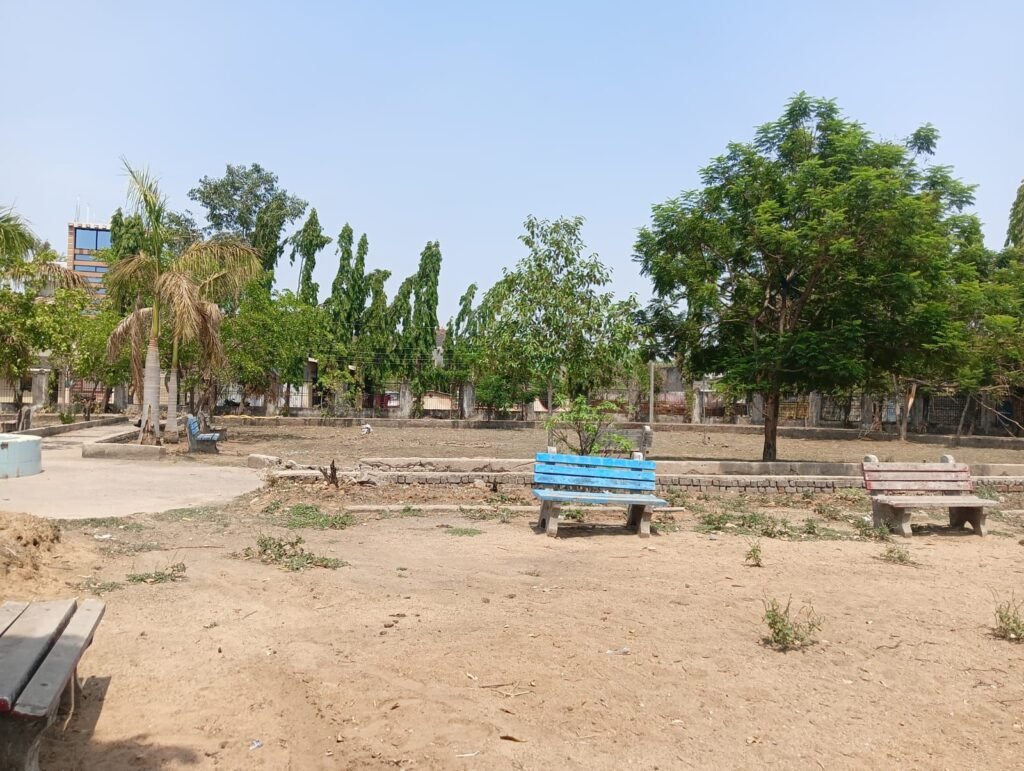श्रम शक्ति से करेंगे काया कल्प -मुखर्जी उद्यान पुष्प वाटिका की देखरेख एवं साफ सफाई करने की अनुमति मांगी शहर की सिद्ध श्री हनुमान परिवार ने.10 जून को नगर पालिका अध्यक्ष को दिया गया ज्ञापन. गार्डन को व्यवस्थित करने में अपना श्रम लगाएंगे समिति के सदस्य. नगर पालिका द्वारा 20 सालों पहले स्थापित की गई थी पुष्प वाटिका श्रम शक्ति से करेंगे काया कल्प -मुखर्जी उद्यान पुष्प वाटिका की देखरेख एवं साफ सफाई करने की अनुमति मांगी शहर की सिद्ध श्री हनुमान परिवार ने.10 जून को नगर पालिका अध्यक्ष को दिया गया ज्ञापन. गार्डन को व्यवस्थित करने में अपना श्रम लगाएंगे समिति के सदस्य. नगर पालिका द्वारा 20 सालों पहले स्थापित की गई थी पुष्प वाटिका kshititech