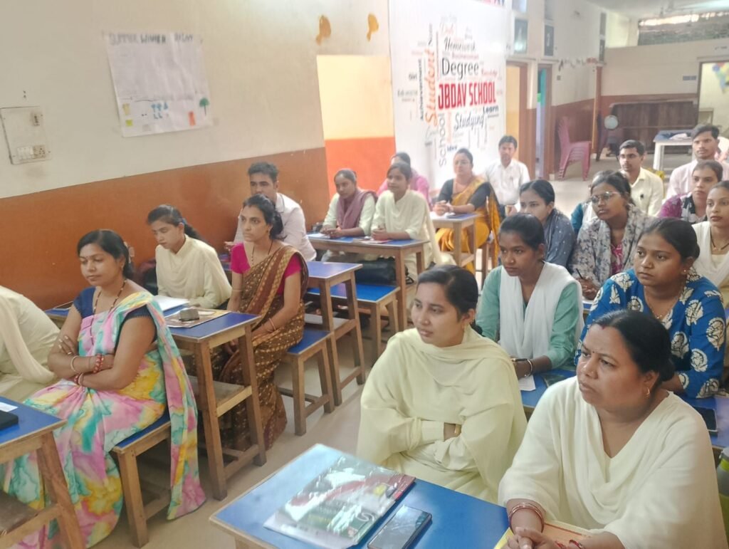 शिक्षकों की दक्षता बढ़ाने की पहल-शिक्षाविद पी श्रीनिवास राव के मार्गदर्शन में दो दिवसीय शिक्षक प्रशिक्षण का कार्यक्रम संपन्न. श्री राव ने कहा-शिक्षक विद्यार्थियों के हैं भविष्य निर्माता.शिक्षा को रोचक एवं प्रभावी बनाने के लिए प्रेरित किया राव जी ने kshititech