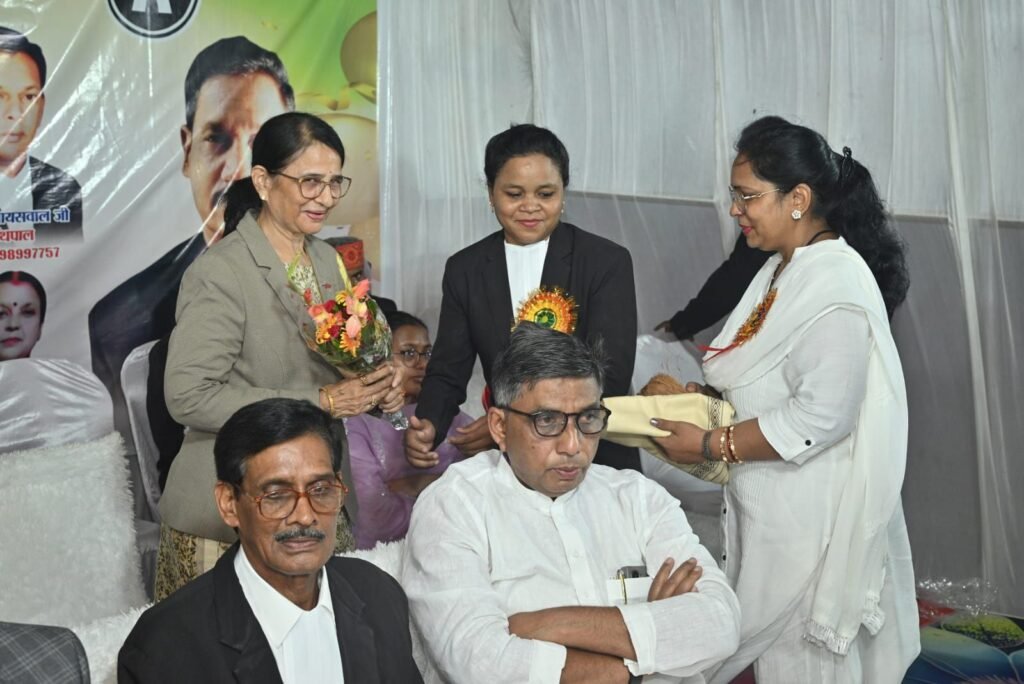 ऐतिहासिक रहा जिला अधिवक्ता संघ शक्ति का शपथ ग्रहण समारोह. प्रधान जिला सत्र न्यायाधीश जयदीप गर्ग ने कहा जल्द ही जेठा स्थित नए भवन में शिफ्ट होगा न्यायालय. युवा अधिवक्ता राहुल स्वर्णकार ने भी मंचीय व्यवस्था बनाने में करी सक्रिय भागीदारी ऐतिहासिक रहा जिला अधिवक्ता संघ शक्ति का शपथ ग्रहण समारोह. प्रधान जिला सत्र न्यायाधीश जयदीप गर्ग ने कहा जल्द ही जेठा स्थित नए भवन में शिफ्ट होगा न्यायालय. युवा अधिवक्ता राहुल स्वर्णकार ने भी मंचीय व्यवस्था बनाने में करी सक्रिय भागीदारी kshititech