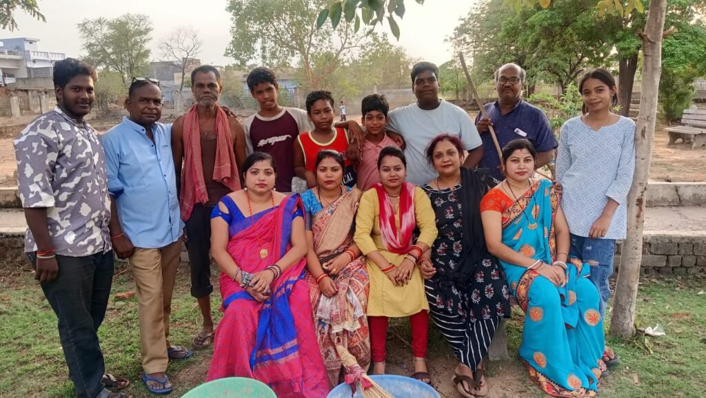 सजाएंगे- सवारेंगे. अपने शहर को हरित शहर बनाएंगे-शक्ति शहर की डॉक्टर श्यामा प्रसाद मुखर्जी पुष्प वाटिका का श्रमदान से कायाकल्प का कार्य हुआ प्रारंभ. श्री सिद्ध हनुमान परिवार शक्ति ने उठाया है बीड़ा. नगर पालिका अध्यक्ष श्याम सुंदर अग्रवाल ने दी थी निशुल्क रखरखाव की स्वीकृति सजाएंगे- सवारेंगे. अपने शहर को हरित शहर बनाएंगे-शक्ति शहर की डॉक्टर श्यामा प्रसाद मुखर्जी पुष्प वाटिका का श्रमदान से कायाकल्प का कार्य हुआ प्रारंभ. श्री सिद्ध हनुमान परिवार शक्ति ने उठाया है बीड़ा. नगर पालिका अध्यक्ष श्याम सुंदर अग्रवाल ने दी थी निशुल्क रखरखाव की स्वीकृति kshititech