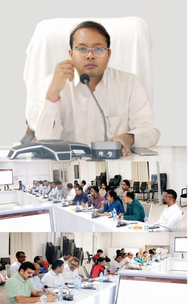 मंगलवार को शक्ति जिले के तीन बड़े अधिकारी हुए रिटायर- कलेक्टर तोपनो साहब ने समय सीमा की बैठक में तीनों अधिकारियों को शाल श्रीफल भेंट कर उज्जवल भविष्य की करी कामना. टीएल की मीटिंग में कलेक्टर साहब ने करी विभागीय कार्यों की समीक्षा. राजस्व मामलों के समय सीमा में निराकरण करने दिए निर्देश kshititech