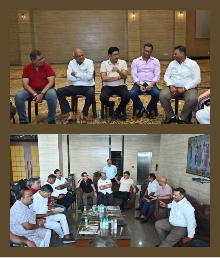 छत्तीसगढ़ की ऊर्जाधानी रायगढ़ शहर में अग्रवाल समाज द्वारा स्थापित श्री अग्रोहा धाम भवन बना समाज सेवा की मिसाल. उड़ीसा से पधारे प्रतिनिधि मंडल ने भी करी अग्रोहा धाम चैरिटेबल ट्रस्ट के कार्यों की प्रशंसा. विगत वर्षों लोकसभा अध्यक्ष ओम बिरला ने किया था भवन का लोकार्पण. प्रतिनिधि मंडल ने कहा- बरगढ़ उड़ीसा में भी बनाया जाएगा समाज का भवन छत्तीसगढ़ की ऊर्जाधानी रायगढ़ शहर में अग्रवाल समाज द्वारा स्थापित श्री अग्रोहा धाम भवन बना समाज सेवा की मिसाल. उड़ीसा से पधारे प्रतिनिधि मंडल ने भी करी अग्रोहा धाम चैरिटेबल ट्रस्ट के कार्यों की प्रशंसा. विगत वर्षों लोकसभा अध्यक्ष ओम बिरला ने किया था भवन का लोकार्पण. प्रतिनिधि मंडल ने कहा- बरगढ़ उड़ीसा में भी बनाया जाएगा समाज का भवन kshititech