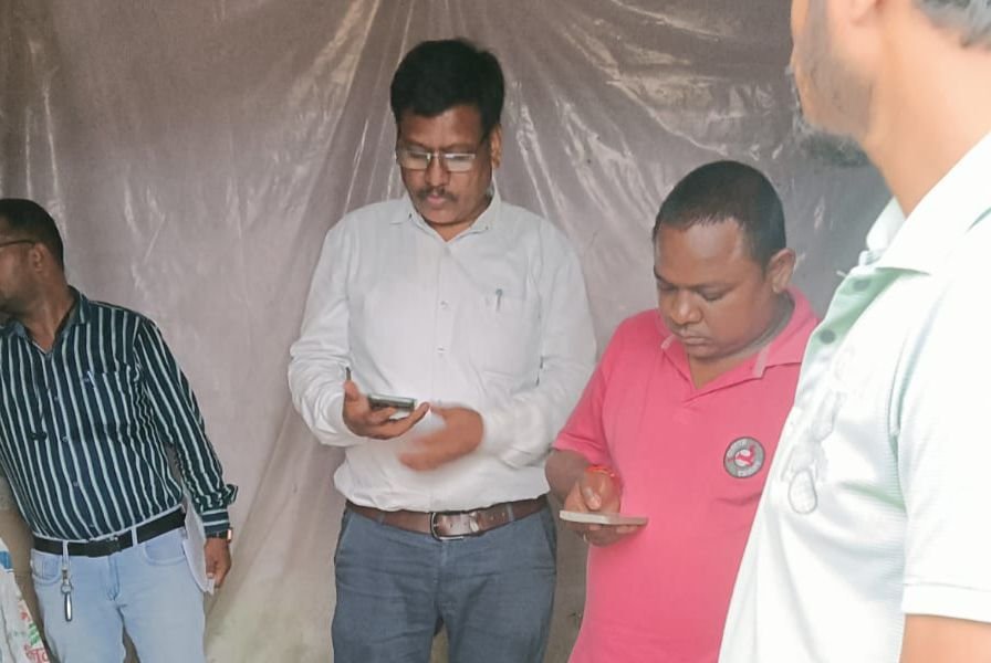 शक्ति जिले में निजी उर्वरक व्यापारियों पर कृषि विभाग की बड़ी कार्यवाही।कालाबाजारी और अवैध भंडारण पर सख्ती, बिना नवीनीकरण उर्वरक व्यापार करने वाले प्रतिष्ठानों पर कार्यवाही। 1 जून को बंदोरा में हुआ समाधान शिविर. 3 जून को अचानकपुर में होगा शिविर. जिला कलेक्टर तोपनो के निर्देशन में जिले में हो रहा सुशासन तिहार के समाधान शिविरों का आयोजन शक्ति जिले में निजी उर्वरक व्यापारियों पर कृषि विभाग की बड़ी कार्यवाही।कालाबाजारी और अवैध भंडारण पर सख्ती, बिना नवीनीकरण उर्वरक व्यापार करने वाले प्रतिष्ठानों पर कार्यवाही। 1 जून को बंदोरा में हुआ समाधान शिविर. 3 जून को अचानकपुर में होगा शिविर. जिला कलेक्टर तोपनो के निर्देशन में जिले में हो रहा सुशासन तिहार के समाधान शिविरों का आयोजन kshititech