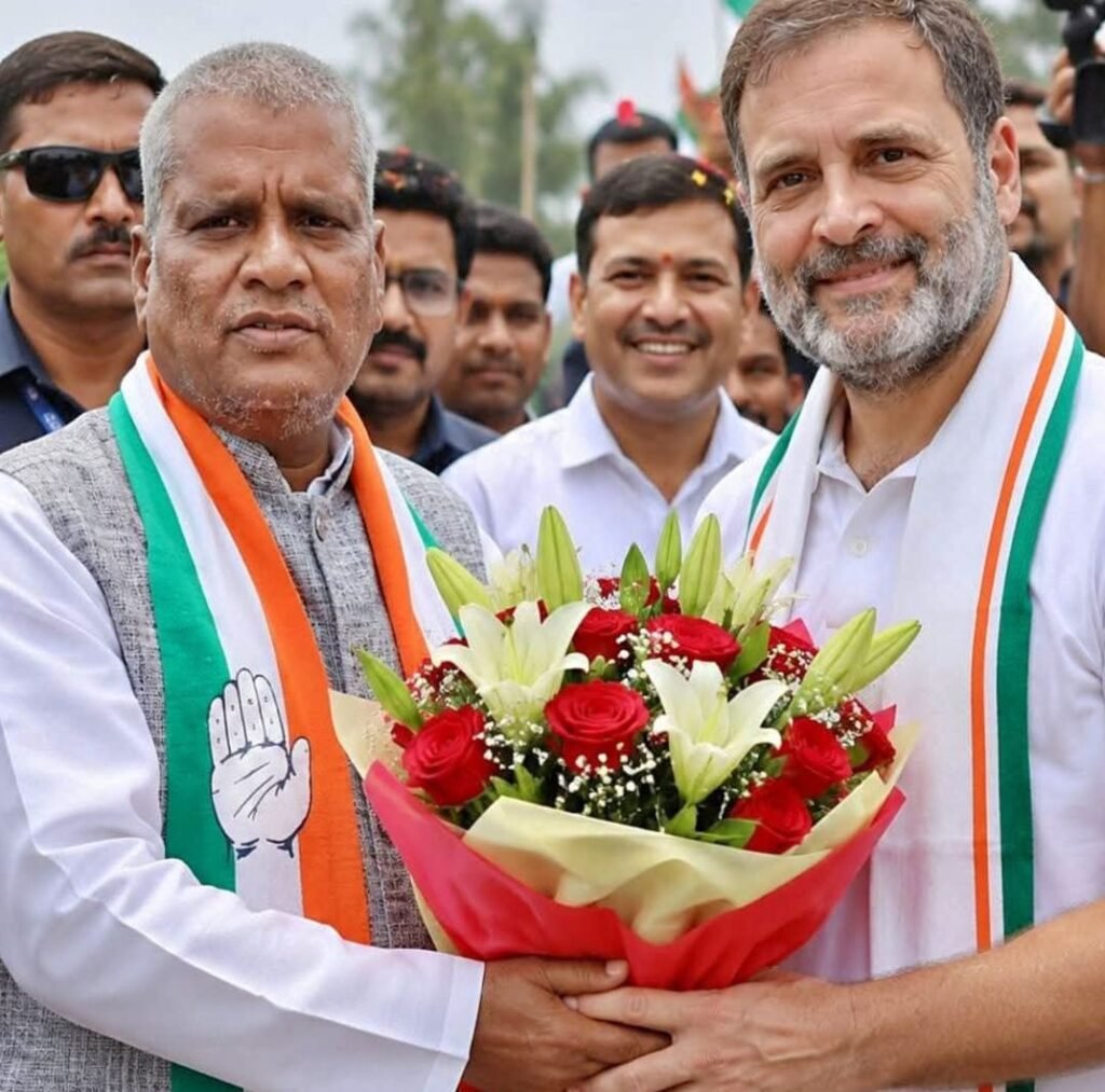शक्ति जिले के कांग्रेस नेता साधेश्वर गबेल ने करी दिग्विजय सिंह को कांग्रेस का राष्ट्रीय अध्यक्ष बनाने की मांग. श्री गबेल ने कहा- दिग्गी राजा ने दशकों तक मध्य प्रदेश के मुख्यमंत्री के रूप में कांग्रेस पार्टी को किया मजबूत. नेतृत्व परिवर्तन से कार्यकर्ताओं में भी होगा नई ऊर्जा का संचार शक्ति जिले के कांग्रेस नेता साधेश्वर गबेल ने करी दिग्विजय सिंह को कांग्रेस का राष्ट्रीय अध्यक्ष बनाने की मांग. श्री गबेल ने कहा- दिग्गी राजा ने दशकों तक मध्य प्रदेश के मुख्यमंत्री के रूप में कांग्रेस पार्टी को किया मजबूत. नेतृत्व परिवर्तन से कार्यकर्ताओं में भी होगा नई ऊर्जा का संचार kshititech