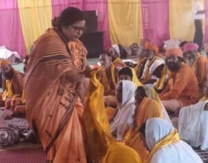 10 जून को छत्तीसगढ़ के मदकू द्वीप में हुआ विशाल संत सम्मेलन. छत्तीसगढ़ प्रदेश घर वापसी प्रमुख अंजू गबेल ने भी किया संत सम्मेलन को संबोधित. अंजू ने कहा- प्रदेश में सनातन धर्म की रक्षा के लिए लगातार प्रयासों की आवश्यकता.अवैध धनवंतरण के शिकार लोगों की हो रही घर वापसी.150 संतों की उपस्थिति में सनातन धर्म की रक्षा का लिया गया संकल्प kshititech