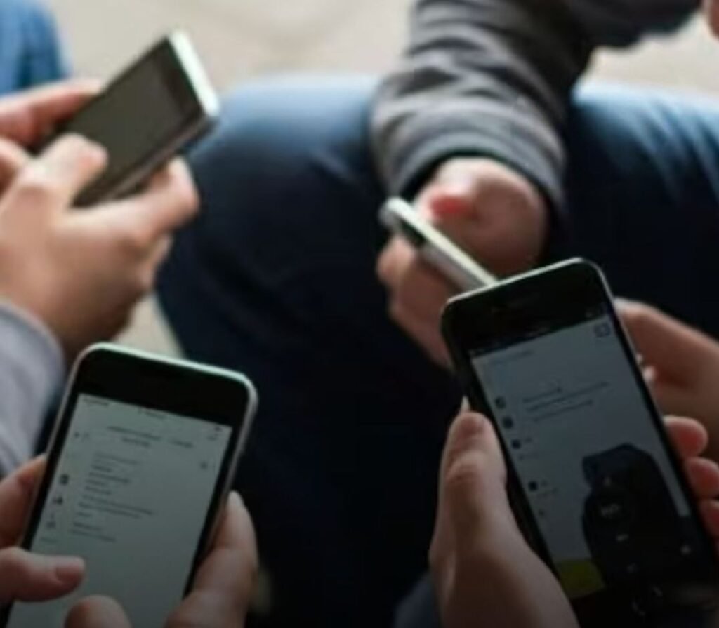 बच्चों के लिए बैन किया जाएगा सोशल मीडिया. 16 साल से कम उम्र के बच्चों में लागू होगा नियम. सरकार की चल रही तैयारी. ऑस्ट्रेलिया में पहले ही हो चुका है प्रतिबंध बच्चों के लिए बैन किया जाएगा सोशल मीडिया. 16 साल से कम उम्र के बच्चों में लागू होगा नियम. सरकार की चल रही तैयारी. ऑस्ट्रेलिया में पहले ही हो चुका है प्रतिबंध kshititech