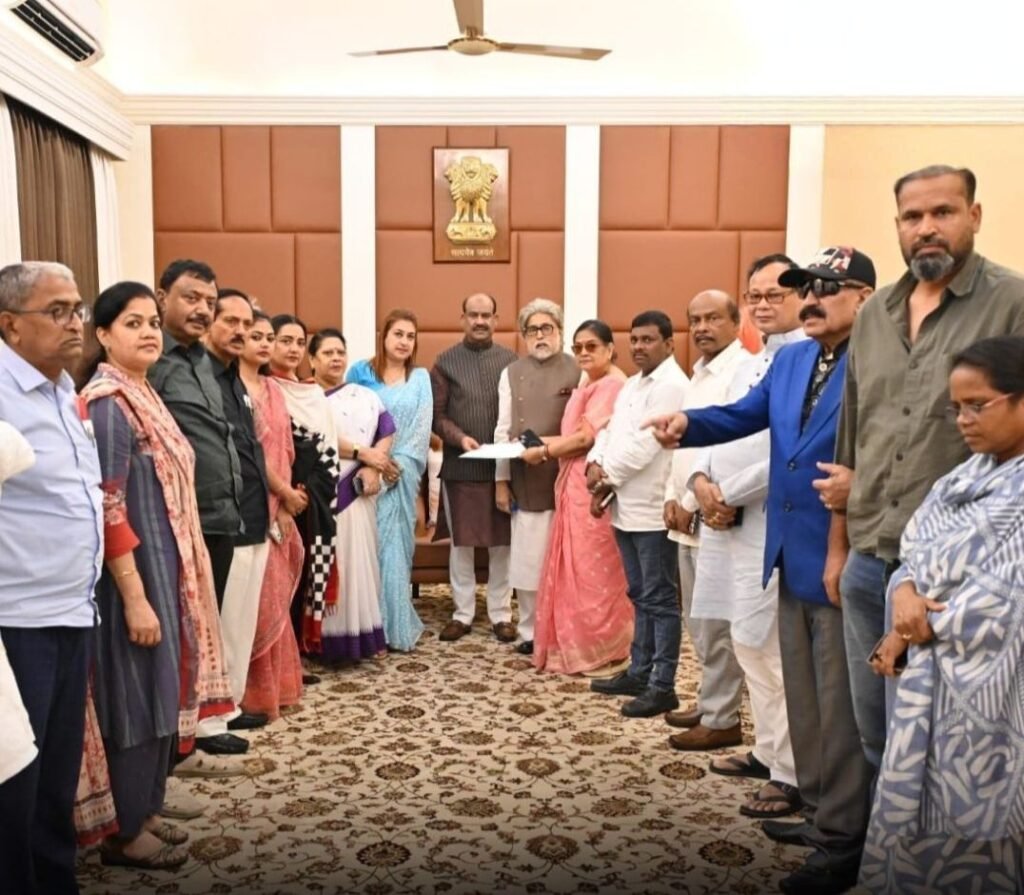 बड़ी खबर- टीएमसी के बागी सांसदों ने 14 जून को करी लोकसभा अध्यक्ष से मुलाकात. एनसीपीआई में विलय करेंगे अपने गुट को.दो और सांसदों के टीएमसी छोड़ने की संभावना बड़ी खबर- टीएमसी के बागी सांसदों ने 14 जून को करी लोकसभा अध्यक्ष से मुलाकात. एनसीपीआई में विलय करेंगे अपने गुट को.दो और सांसदों के टीएमसी छोड़ने की संभावना kshititech