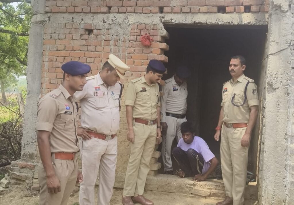 विमल गुटखा खाने के लिए पैसा नहीं मिलने पर बेटे ने पत्थर मार कर कर दी अपनी मां की हत्या-शक्ति जिले में कलयुगी बेटे ने कर दी अपनी मां की हत्या-पुलिस की सक्रियता से चंद घंटे में पुलिस की गिरफ्त में आ गया हत्यारा बेटा. एडिशनल एसपी पटेल साहब से स्वय पहुंचे घटनास्थल पर विमल गुटखा खाने के लिए पैसा नहीं मिलने पर बेटे ने पत्थर मार कर कर दी अपनी मां की हत्या-शक्ति जिले में कलयुगी बेटे ने कर दी अपनी मां की हत्या-पुलिस की सक्रियता से चंद घंटे में पुलिस की गिरफ्त में आ गया हत्यारा बेटा. एडिशनल एसपी पटेल साहब से स्वय पहुंचे घटनास्थल पर kshititech