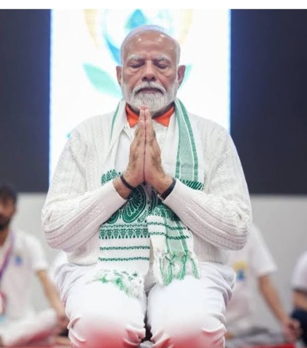 योग का ऐतिहासिक कार्यक्रम-हुगली नदी की लहरों पर 500 नौकाओं पर 35 हजार लोग करेंगे योग, रेड रोड पर PM मोदी के साथ शामिल होंगे 35 हजार लोग. भारत का अब तक का सबसे बड़ा योग का होगा कार्यक्रम kshititech