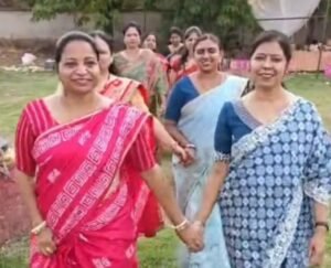 रक्तदान के क्षेत्र में उत्कृष्ट कार्य के लिए राज्य की प्रतिष्ठित सामाजिक संस्था श्रुति फाउंडेशन छत्तीसगढ़ हुई सम्मानित। संस्था की संस्थापक नीतू श्रीवास्तव सहित सदस्यों ने ग्रहण किया सम्मान. अवसर था विश्व रक्तदान दिवस के आयोजन का. नीतू ने कहा- यह सम्मान उनकी समिति के सभी सदस्यों को समर्पित kshititech