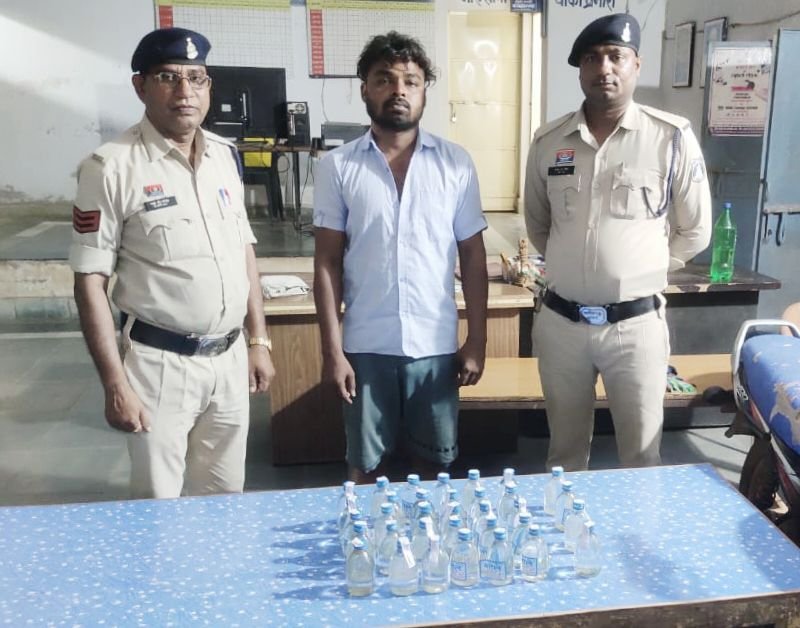 मालखरौदा थाना अंतर्गत अवैध देशी शराब का मामला हुआ दर्ज मालखरौदा थाना अंतर्गत अवैध देशी शराब का मामला हुआ दर्ज kshititech