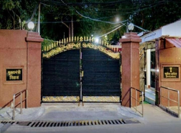 नौकरशाही पर लाएंगी सरकार कसावट-मंत्रिमंडल में फेरबदल की अटकलों के बीच CM विष्णु देव साय की आधी रात को मीटिंग, मंत्रियों से लेकर BJP नेता थे मौजूद. बैठक पर विपक्ष ने कसा तंज। विकास उपाध्याय ने कहा -बैठक बुलाना भाजपा की अंदरूनी बेचैनी. कोरिया में भाजपा नेता की हत्या पर भी गंभीर हुई सरकार नौकरशाही पर लाएंगी सरकार कसावट-मंत्रिमंडल में फेरबदल की अटकलों के बीच CM विष्णु देव साय की आधी रात को मीटिंग, मंत्रियों से लेकर BJP नेता थे मौजूद. बैठक पर विपक्ष ने कसा तंज। विकास उपाध्याय ने कहा -बैठक बुलाना भाजपा की अंदरूनी बेचैनी. कोरिया में भाजपा नेता की हत्या पर भी गंभीर हुई सरकार kshititech