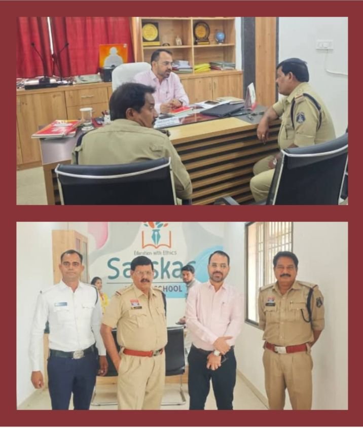 शक्ति ट्रैफिक पुलिस हुई सख्त- स्कूली बसों में क्षमता से अधिक बच्चे बैठाने पर स्कूल संचालकों के खिलाफ होगी बड़ी कार्रवाई. ट्रैफिक प्रभारी ने दी जानकारी। शहरी तथा ग्रामीण दोनों ही स्कूल संचालकों को दी गई हिदायत. नाबालिक बच्चों के स्कूलों में वाहन ना लाने के संबंध में भी दी गई संचालकों को हिदायत शक्ति ट्रैफिक पुलिस हुई सख्त- स्कूली बसों में क्षमता से अधिक बच्चे बैठाने पर स्कूल संचालकों के खिलाफ होगी बड़ी कार्रवाई. ट्रैफिक प्रभारी ने दी जानकारी। शहरी तथा ग्रामीण दोनों ही स्कूल संचालकों को दी गई हिदायत. नाबालिक बच्चों के स्कूलों में वाहन ना लाने के संबंध में भी दी गई संचालकों को हिदायत kshititech
