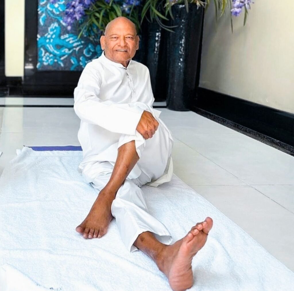 वेदांता के चेयरमैन अनिल अग्रवाल ने योग दिवस पर कहा- योग करने के जीवन में है अनेकों फायदे.मैने लगातार योगाभ्यास करते हुए किया है महसूस. अनिल जी ने कहा ठहर कर लिए गए फैसले होते हैं बेहत वेदांता के चेयरमैन अनिल अग्रवाल ने योग दिवस पर कहा- योग करने के जीवन में है अनेकों फायदे.मैने लगातार योगाभ्यास करते हुए किया है महसूस. अनिल जी ने कहा ठहर कर लिए गए फैसले होते हैं बेहत kshititech