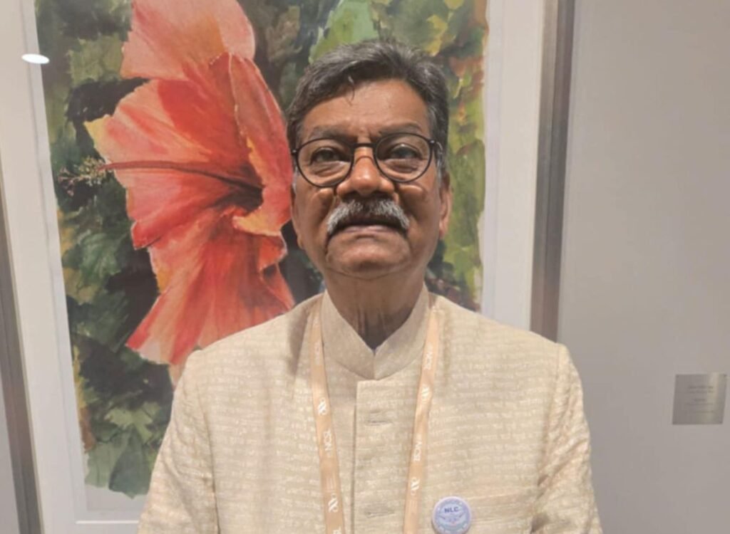 शक्ति विधानसभा क्षेत्र में हुए गोली कांड पर नेता प्रतिपक्ष महंत जी ने किया गहरा दुख व्यक्त.मृतिका पूर्णिमा चौहान के परिवार के प्रति संवेदनाएं व्यक्त की महंत जी ने. एसपी साहब से भी करी चर्चा. महंत जी ने कहा६ पीड़ित परिवार को मिले न्याय kshititech