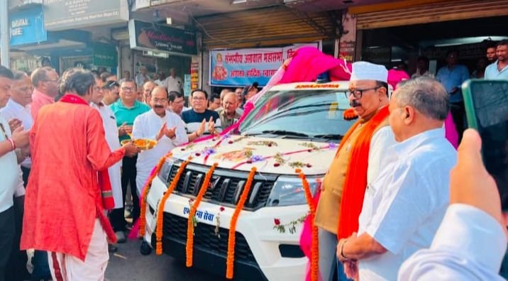 बिलासपुर में उपमुख्यमंत्री अरुण साव ने किया संभागीय अग्रवाल महासभा की वेंटिलेटर युक्त आधुनिक एंबुलेंस का लोकार्पण. ओमप्रकाश अग्रवाल के प्रतिष्ठान में आयोजित कार्यक्रम में चाय पर चर्चा भी हुई डिप्टी सीएम साहब से. डिप्टी सीएम साहब ने कहा- अग्रवाल समाज सदैव सेवा कार्यों में रहता है आगे kshititech