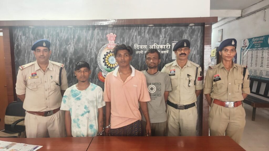 बड़ी सफलता -तीन चोरों को शक्ति पुलिस ने किया गिरफ्तार.अनेको घरो में चोरी की घटना को दिया था अंजाम.कोतवाली प्रभारी पटेल की सक्रियता से पुलिस को मिल रही लगातार सफलताएं kshititech
