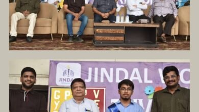 शक्ति के प्रतिष्ठित चिकित्सक डॉक्टर राजेश अग्रवाल के मुख्य आतिथ्य में सीबीएसई जिंदल वर्ल्ड स्कूल में हुआ छात्र परिषद के शपथ ग्रहण समारोह का आयोजन. डायरेक्टर रवि जिंदलभी रहे मौजूद. डॉ राजेश अग्रवाल ने सेवा.समर्पण एवं नेतृत्व मूल्यो के साथ कार्य करने का विद्यार्थियों को दिया संदेश kshititech