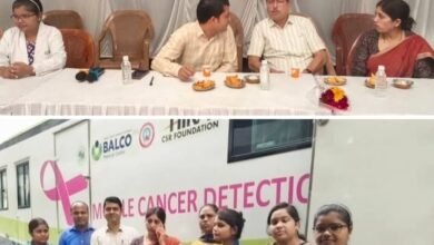 जिला स्वास्थ्य विभाग के सहयोग से 21 जुलाई को शक्ति में बालको मेडिकल सेंटर की पहुंची कैंसर वैन ने करी मरीजों की जांच. नगर पालिका अध्यक्ष श्यामसुंदर अग्रवाल सहित सीएमएचओ मैडम एवं बीएमसी के चिकित्सक रहे मौजूद. नगर पालिका अध्यक्ष अग्रवाल ने कहा- कैंसर जानलेवा बीमारी नहीं. समय पूर्व जानकारी से समुचित इलाज संभव kshititech