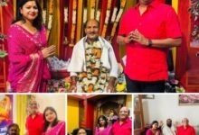 शक्ति में गुरु पूर्णिमा के मौके पर गुरुजनों से लिया शिष्यों ने आशीर्वाद. महामंडलेश्वर अमृतानंद सरस्वती भरत जी महाराज. विद्वान पंडित भोलाशंकर तिवारी। आचार्य राजेंद्र जी महाराज। गोस्वामी गोविंद बाबा। आचार्य बांके बिहारी गोस्वामी। आचार्य पवन कृष्ण गोस्वामी से लिया भक्तों ने आशीर्वाद kshititech