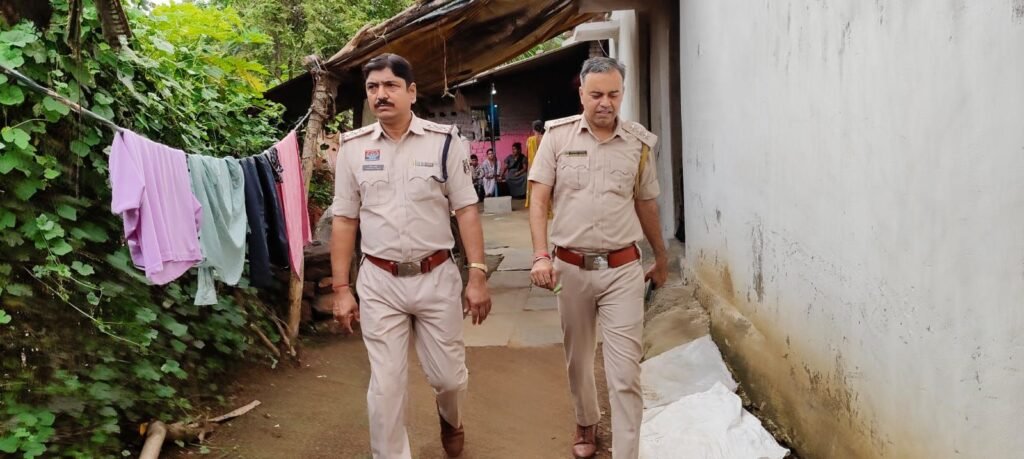 बाराद्वार पुलिस की बड़ी कार्रवाई- अवैध शराब कोचियो के खिलाफ छापामार कारवाई कर अवैध महुआ शराब एवं महुआ लहान किया जप्त. थाना प्रभारी नरेंद्र यादव के नेतृत्व में सक्रिय है पुलिस बाराद्वार पुलिस की बड़ी कार्रवाई- अवैध शराब कोचियो के खिलाफ छापामार कारवाई कर अवैध महुआ शराब एवं महुआ लहान किया जप्त. थाना प्रभारी नरेंद्र यादव के नेतृत्व में सक्रिय है पुलिस kshititech