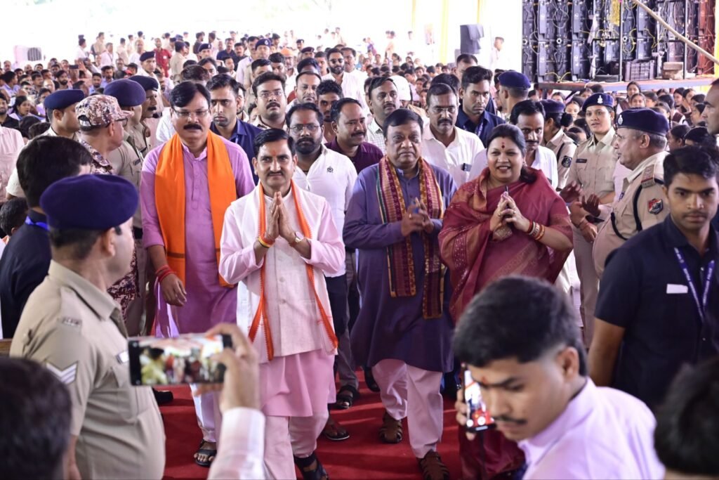 दशकों के बाद चांपा के स्टेशन को मिला नया स्वरूप -17 जुलाई को पीएम मोदी जी के वर्चुअल लोकार्पण अवसर पर जांजगीर-चांपा की सांसद कमलेश जांगड़े ने कहा-अमृत भारत स्टेशन योजना के तहत नव विकसित चांपा रेलवे स्टेशन के आज हो रहे लोकार्पण से क्षेत्र के विकास को मिलेगी नई गति दशकों के बाद चांपा के स्टेशन को मिला नया स्वरूप -17 जुलाई को पीएम मोदी जी के वर्चुअल लोकार्पण अवसर पर जांजगीर-चांपा की सांसद कमलेश जांगड़े ने कहा-अमृत भारत स्टेशन योजना के तहत नव विकसित चांपा रेलवे स्टेशन के आज हो रहे लोकार्पण से क्षेत्र के विकास को मिलेगी नई गति kshititech