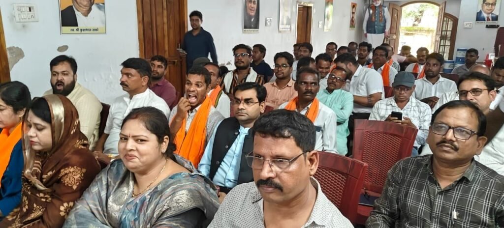 संत शिरोमणि श्री गुरु रविदास महाराज की 650वीं जयंती पर समरसता संकल्प अभियान एवं हर घर तिरंगा अभियान को लेकर भाजपा की जिला स्तरीय कार्यशाला संपन्न.भाजपा अध्यक्ष टिकेश्वर गबेल भी रहे मौजूद संत शिरोमणि श्री गुरु रविदास महाराज की 650वीं जयंती पर समरसता संकल्प अभियान एवं हर घर तिरंगा अभियान को लेकर भाजपा की जिला स्तरीय कार्यशाला संपन्न.भाजपा अध्यक्ष टिकेश्वर गबेल भी रहे मौजूद kshititech