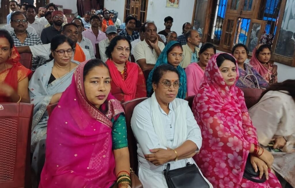जिला भाजपा कार्यालय शक्ति में हुआ मुखर्जी जी की जयंती का कार्यक्रम-डॉ. श्यामा प्रसाद मुखर्जी का जीवन एक खुली किताब की तरह, उनके विचार आज भी राष्ट्र को दिशा दे रहे हैं : नारायण चंदेल kshititech