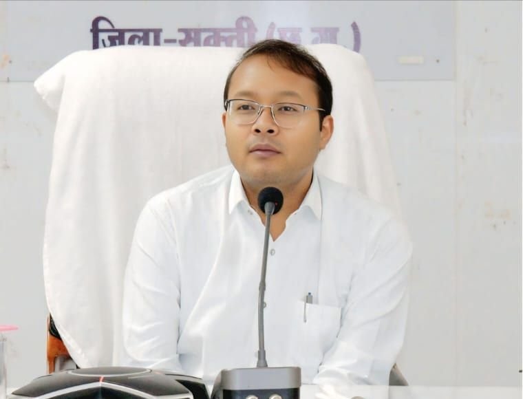 कलेक्टर तोपनों ने दिए निर्देश- तहसीलदार एवं जिला शिक्षा अधिकारी विद्यार्थियों के जाति प्रमाण पत्र बनाने में लाये तेजी. शक्ति जिले के प्रशासनिक मुखिया की समय सीमा बैठक एवं जन दर्शन कार्यक्रम. विभागीय योजनाओं के क्रियान्वयन को लेकर सख्त नजर आए कलेक्टर साहब kshititech