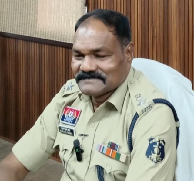 पुलिस कप्तान ठाकुर साहब के प्रयासों से जिला मुख्यालय शक्ति में खुलेगा पुलिस का जन संवाद केंद्र. आम नागरिकों की प्रतिदिन सुनी जाएगी समस्याएं. अग्रसेन चौक में नई बिल्डिंग का निर्माण हुआ प्रारंभ kshititech