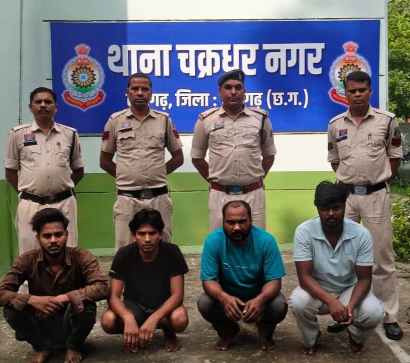 करीब 15 लाख रुपए की लागत के 30 टन लोहे की हेराफेरी करने वाले जालसाज को पुलिस ने किया गिरफ्तार. ट्रक में माल लोडकर गंतव्य तक नहीं पहुंचाया जालसाज ने. मुख्य साजिशकर्ता सहित चार लोगों को किया गया गिरफ्तार kshititech