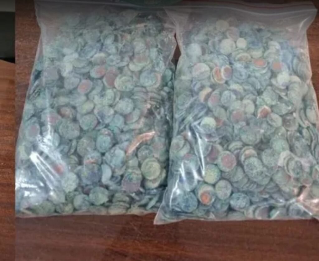 खेत में दबा मिला 700 साल पुराना खजाना. खजाने में मिले 2314 सिक्को की प्रारंभिक जांच हुई पूर्ण kshititech