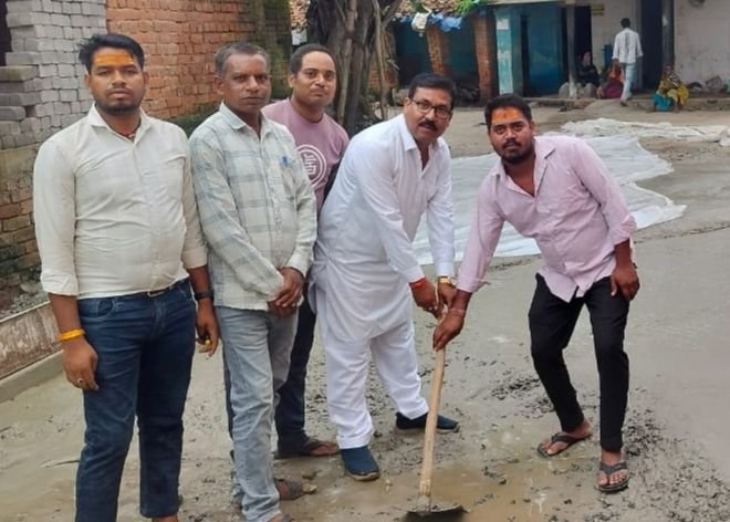 टेमर पंचायत में हुआ सड़क समतलीकरण कार्य का शुभारंभ। सरपंच चंद्र कुमार सोनी की उपस्थिति में 15वें वित्त योजना के तहत होगा निर्माण कार्य टेमर पंचायत में हुआ सड़क समतलीकरण कार्य का शुभारंभ। सरपंच चंद्र कुमार सोनी की उपस्थिति में 15वें वित्त योजना के तहत होगा निर्माण कार्य kshititech
