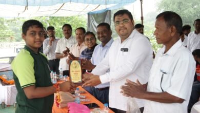 शक्ति के भाजपा मंडल अध्यक्ष अभिषेक शर्मा ने किया खेलो इंडिया कार्यक्रम के दौरान खिलाड़ियों को सम्मानित।जिले में राष्ट्रीय खेल दिवस पर आयोजित हुआ खेल दिवस एवं खेल अलंकरण समारोह. अभिषेक ने कहा- केंद्र की सरकार खेलो इंडिया के तहत खिलाड़ियों को दे रहीप्रोत्साहन kshititech