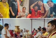 सावन के महीने में होता है रुद्राभिषेक का अपना महत्व- महामंडलेश्वर अमृतानंद सरस्वती भरत महाराज. पराशक्ति ज्योतिष पीठम्म में 10 अगस्त को हुआ भव्य रुद्राभिषेक एवं महारास कार्यक्रम का समापन. अंतिम दिवस नगर पालिका अध्यक्ष श्याम सुंदर अग्रवाल. सराफा एसोसिएशन अध्यक्ष राजेश सराफ एवं चेंबर अध्यक्ष योगेश अग्रवाल ने करवाई पूजा अर्चना. रविवार को पूर्व नेता प्रतिपक्ष नारायण चंदेल ने भी की थी पूजा अर्चना kshititech