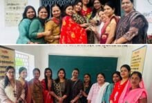 शक्ति की अखिल भारतीय अग्रवाल महिला सम्मेलन की सदस्यों ने किया बोरदा के सरकारी स्कूल में बच्चों को स्कूल बैग एवं बिस्किट का वितरण. बच्चों को मोटिवेट भी किया महिला समिति ने। गांव की सरपंच अमिता सिदार भी रही मौजूद kshititech