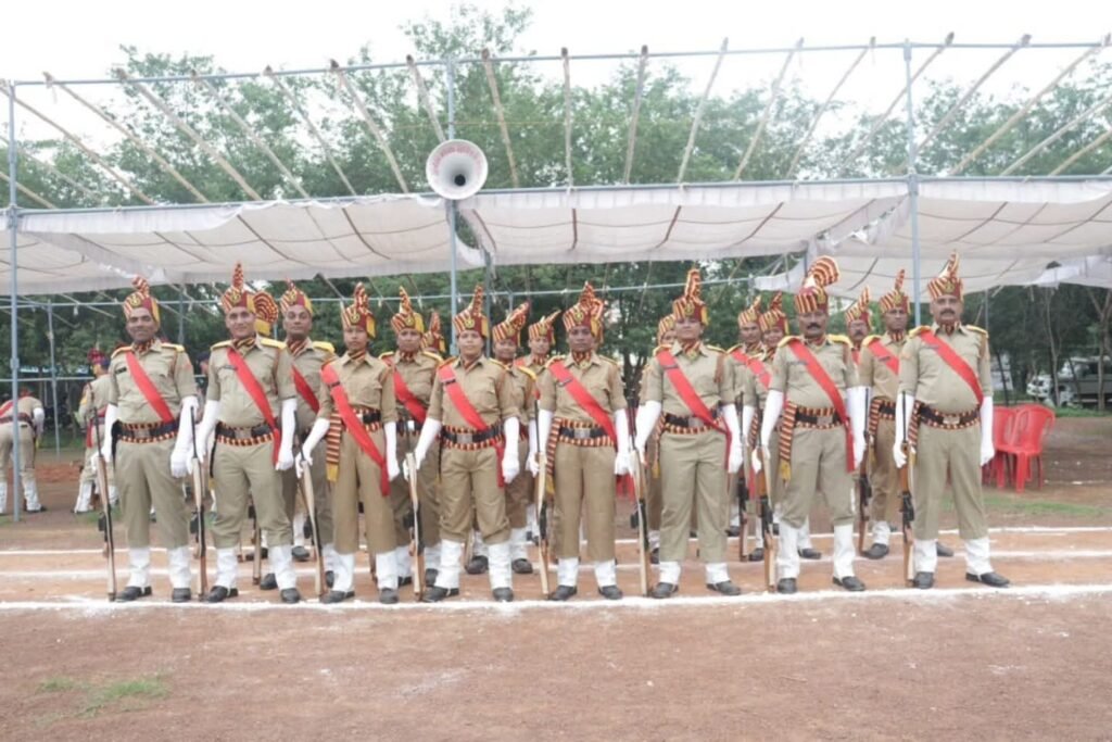 राष्ट्रभक्ति का जुनून लेकर कलेक्टर एसपी साहब सड़कों पर निकले तिरंगा हाथों में लिए-स्वतंत्रता दिवस मुख्य समारोह के फाइनल रिहर्सल का हुआ आयोजन।अपर कलेक्टर के एस पैंकरा बने मुख्य अतिथि। हर घर तिरंगा अभियान के तहत जिला मुख्यालय में कलेक्टर एसपी साहब के नेतृत्व में निकली भव्य तिरंगा यात्रा राष्ट्रभक्ति का जुनून लेकर कलेक्टर एसपी साहब सड़कों पर निकले तिरंगा हाथों में लिए-स्वतंत्रता दिवस मुख्य समारोह के फाइनल रिहर्सल का हुआ आयोजन।अपर कलेक्टर के एस पैंकरा बने मुख्य अतिथि। हर घर तिरंगा अभियान के तहत जिला मुख्यालय में कलेक्टर एसपी साहब के नेतृत्व में निकली भव्य तिरंगा यात्रा kshititech