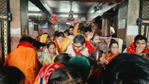 अद्वितीय कांवड़ यात्रा-24 अगस्त को शक्ति से निकली ऐतिहासिक कावड़ यात्रा- महामाई मंदिर से तुरी धाम तक हजारों की संख्या में शिव भक्तों ने उठाई कावड़. जिला पंचायत सदस्य आयुष शर्मा अन्नपूर्णा बाराद्वार एवं धर्मेंद्र सिंह कर रहे थे कावड़ यात्रा का नेतृत्व. पुरे यात्रा मार्ग में जगह-जगह हुआ कावड़ियों का स्वागत।तुरी में होगा भंडारा अद्वितीय कांवड़ यात्रा-24 अगस्त को शक्ति से निकली ऐतिहासिक कावड़ यात्रा- महामाई मंदिर से तुरी धाम तक हजारों की संख्या में शिव भक्तों ने उठाई कावड़. जिला पंचायत सदस्य आयुष शर्मा अन्नपूर्णा बाराद्वार एवं धर्मेंद्र सिंह कर रहे थे कावड़ यात्रा का नेतृत्व. पुरे यात्रा मार्ग में जगह-जगह हुआ कावड़ियों का स्वागत।तुरी में होगा भंडारा kshititech