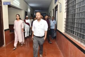 अमृत विकास तोपनो ने किया मुंगेली जिले के कलेक्टर का पदभार ग्रहण. कलेक्ट्रेट कार्यालय का किया निरीक्षण अमृत विकास तोपनो ने किया मुंगेली जिले के कलेक्टर का पदभार ग्रहण. कलेक्ट्रेट कार्यालय का किया निरीक्षण kshititech