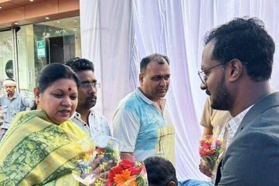 शक्ति के नोबल लाइफ हॉस्पिटल के शुभारंभ में पहुंचे नेता प्रतिपक्ष महंत जी ने कहा- नैतिकता से इलाज। सेवा में उत्कृष्ट एवं सुलभ स्वास्थ्य सेवाएं प्रदान करेगा नोबल लाइफ हॉस्पिटल. स्थानीय सांसद कमलेश जांगड़े ने करी अध्यक्षता। अस्पताल प्रबंधन ने किया अतिथियों का स्वागत शक्ति के नोबल लाइफ हॉस्पिटल के शुभारंभ में पहुंचे नेता प्रतिपक्ष महंत जी ने कहा- नैतिकता से इलाज। सेवा में उत्कृष्ट एवं सुलभ स्वास्थ्य सेवाएं प्रदान करेगा नोबल लाइफ हॉस्पिटल. स्थानीय सांसद कमलेश जांगड़े ने करी अध्यक्षता। अस्पताल प्रबंधन ने किया अतिथियों का स्वागत kshititech