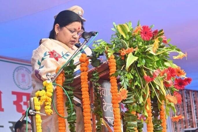 शक्ति जिला मुख्यालय में उत्साह के साथ मनाया गया स्वतंत्रता दिवस का राष्ट्रीय पर्व- सांसद कमलेश जांगड़े रही मुख्य अतिथि. कलेक्टर एसपी सहित जनप्रतिनिधियों की मौजूदगी में हुआ ध्वजारोहण. विद्यालय के बच्चों की सुंदर प्रस्तुति पर जिले वासियों ने करी सराहना शक्ति जिला मुख्यालय में उत्साह के साथ मनाया गया स्वतंत्रता दिवस का राष्ट्रीय पर्व- सांसद कमलेश जांगड़े रही मुख्य अतिथि. कलेक्टर एसपी सहित जनप्रतिनिधियों की मौजूदगी में हुआ ध्वजारोहण. विद्यालय के बच्चों की सुंदर प्रस्तुति पर जिले वासियों ने करी सराहना kshititech