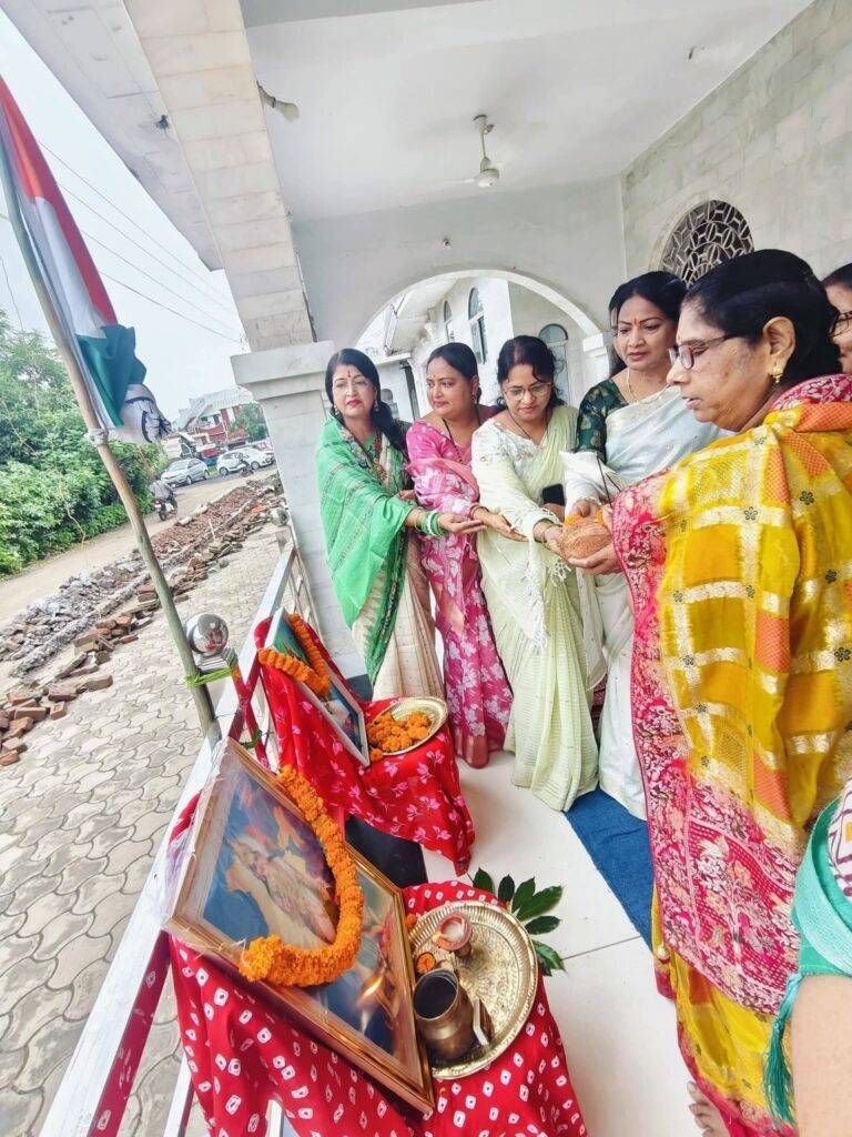 डोंगिया सुलोनी वाले गबेल दंपति ने घर पर फहराया तिरंगा.रामकुमार- गीता गबेल ने दी क्षेत्र वासियों को स्वतंत्रता दिवस की शुभकामनाएं। भारत माता की करी पूजा अर्चना. गबेल दंपति ने कहा- अंग्रेजों की हुकूमत से संघर्ष कर स्वतंत्रता संग्राम सेनानियों की शहादत से मिली यह आजादी हम सबके लिए गौरवशाली डोंगिया सुलोनी वाले गबेल दंपति ने घर पर फहराया तिरंगा.रामकुमार- गीता गबेल ने दी क्षेत्र वासियों को स्वतंत्रता दिवस की शुभकामनाएं। भारत माता की करी पूजा अर्चना. गबेल दंपति ने कहा- अंग्रेजों की हुकूमत से संघर्ष कर स्वतंत्रता संग्राम सेनानियों की शहादत से मिली यह आजादी हम सबके लिए गौरवशाली kshititech