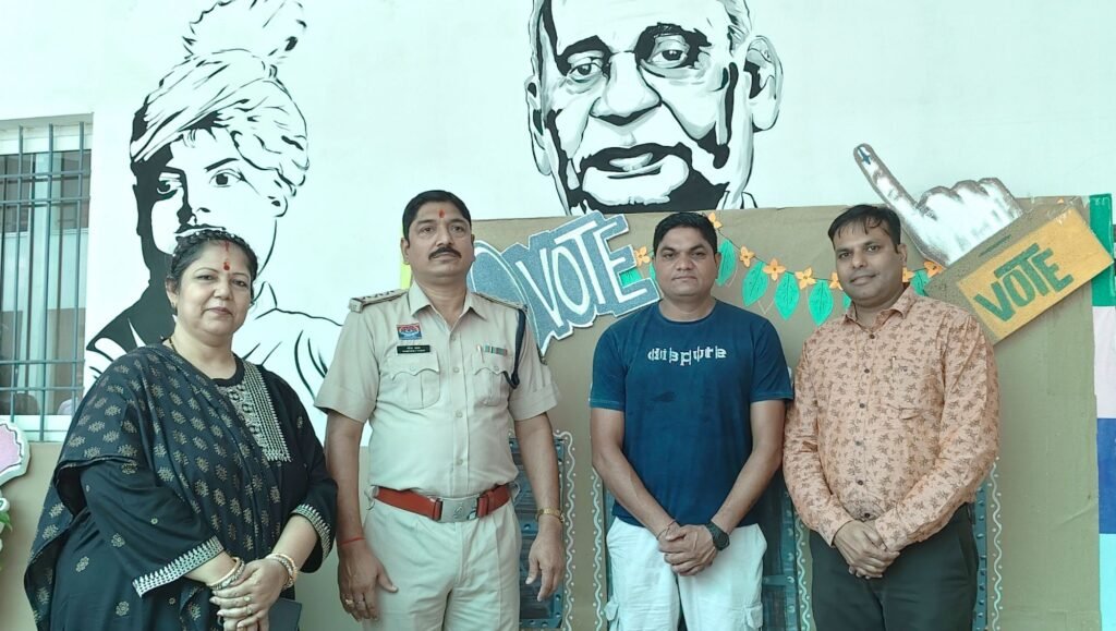 एशियन वर्ल्ड स्कूल, बाराद्वार में छात्र परिषद चुनाव शांतिपूर्ण एवं उत्साहपूर्ण वातावरण में संपन्न. कार्यक्रम में पहुंचे बाराद्वार थाने के टीआई नरेंद्र यादव ने भी करी विद्यालय प्रबंधन की शिक्षा व्यवस्था की प्रशंसा. बच्चों का भी किया यादव साहब ने उत्साहवर्धन एशियन वर्ल्ड स्कूल, बाराद्वार में छात्र परिषद चुनाव शांतिपूर्ण एवं उत्साहपूर्ण वातावरण में संपन्न. कार्यक्रम में पहुंचे बाराद्वार थाने के टीआई नरेंद्र यादव ने भी करी विद्यालय प्रबंधन की शिक्षा व्यवस्था की प्रशंसा. बच्चों का भी किया यादव साहब ने उत्साहवर्धन kshititech