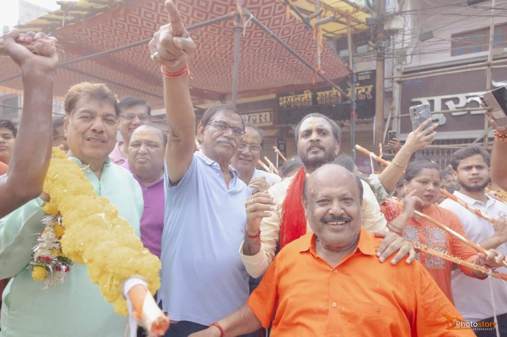 25 वर्षों से लगातार सेवा शिविर -रायपुर शहर में बाबा बोल बम कांवड़िया सेवा समिति एवं चौधरी परिवार के कावड़िया सेवा शिविर का हुआ शुभारंभ.पूरे सावन महीने शिव भक्त कांवड़ियों की होगी सेवा. सुरेश चौधरी ने दी जानकारी 25 वर्षों से लगातार सेवा शिविर -रायपुर शहर में बाबा बोल बम कांवड़िया सेवा समिति एवं चौधरी परिवार के कावड़िया सेवा शिविर का हुआ शुभारंभ.पूरे सावन महीने शिव भक्त कांवड़ियों की होगी सेवा. सुरेश चौधरी ने दी जानकारी kshititech