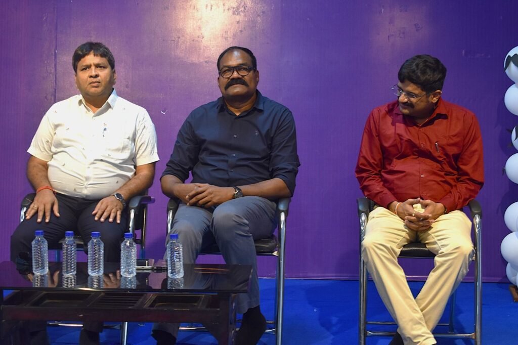 जिला पुलिस अधीक्षक के मुख्य आतिथ्य में शक्ति के जिंदल वर्ल्ड स्कूल में सड़क सुरक्षा एवं साइबर जागरूकता कार्यक्रम संपन्न. विद्यालय के डायरेक्टर रवि जिंदल भी रहे मौजूद. एसपी साहब ने की विद्यालय की शिक्षा व्यवस्था की प्रशंसा जिला पुलिस अधीक्षक के मुख्य आतिथ्य में शक्ति के जिंदल वर्ल्ड स्कूल में सड़क सुरक्षा एवं साइबर जागरूकता कार्यक्रम संपन्न. विद्यालय के डायरेक्टर रवि जिंदल भी रहे मौजूद. एसपी साहब ने की विद्यालय की शिक्षा व्यवस्था की प्रशंसा kshititech