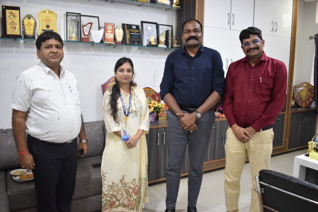 जिला पुलिस अधीक्षक के मुख्य आतिथ्य में शक्ति के जिंदल वर्ल्ड स्कूल में सड़क सुरक्षा एवं साइबर जागरूकता कार्यक्रम संपन्न. विद्यालय के डायरेक्टर रवि जिंदल भी रहे मौजूद. एसपी साहब ने की विद्यालय की शिक्षा व्यवस्था की प्रशंसा जिला पुलिस अधीक्षक के मुख्य आतिथ्य में शक्ति के जिंदल वर्ल्ड स्कूल में सड़क सुरक्षा एवं साइबर जागरूकता कार्यक्रम संपन्न. विद्यालय के डायरेक्टर रवि जिंदल भी रहे मौजूद. एसपी साहब ने की विद्यालय की शिक्षा व्यवस्था की प्रशंसा kshititech