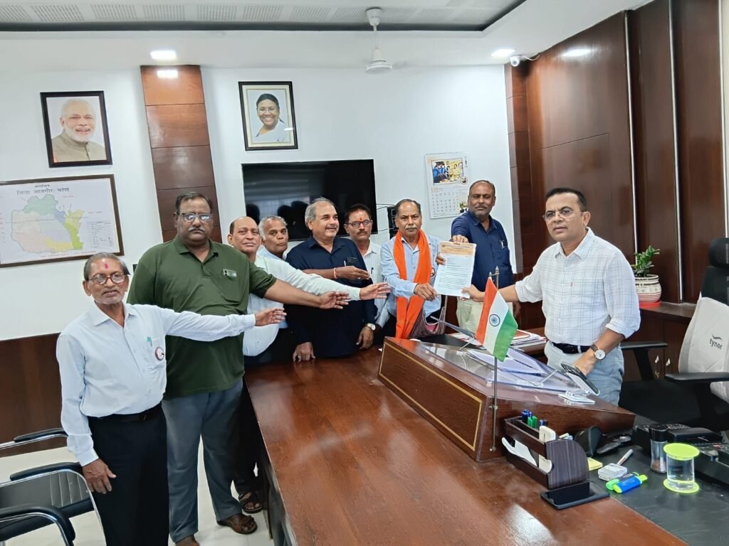 कलेक्टर जांजगीर-चांपा को दिया गया ज्ञापन।छत्तीसगढ़ के पेंशनरों को केन्द्र के समान जनवरी 2026 से 2% महंगाई राहत प्रदान करे सरकार भारतीय राज्य पेंशनर्स महासंघ की मांग-परमेश्वर स्वर्णकार ने दी जानकारी kshititech